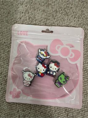 Hello Kitty Character croc charm Set - Pink Packaging
